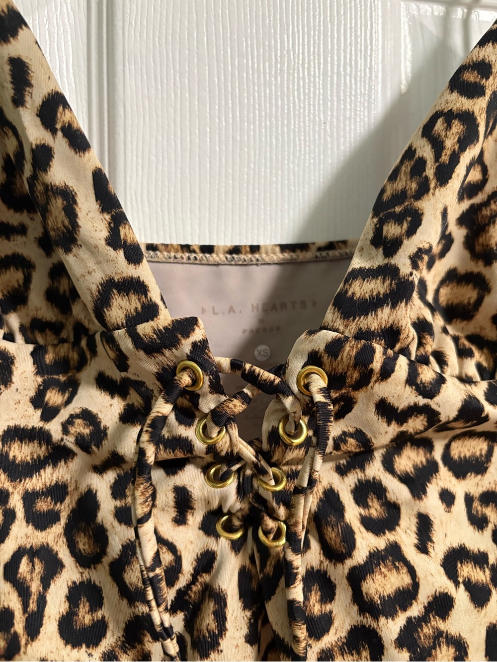 La Hearts Leopard High-Cut Print Tie-Front Bandeau Swimsuit- Cheetah Print - Picture 4 of 5